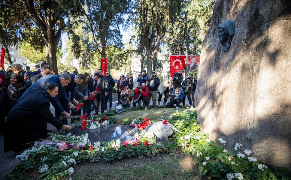 Zübeyde Hanım'a İzmir'de vefa duruşu