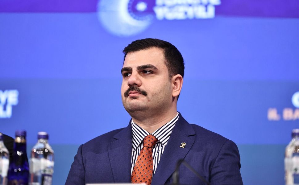 AK Partili İnan'dan Hadise'ye sert çıkış: Vergi kaçakçısı, kalkmış Türkiye’yi küçük göstermeye yelteniyor!