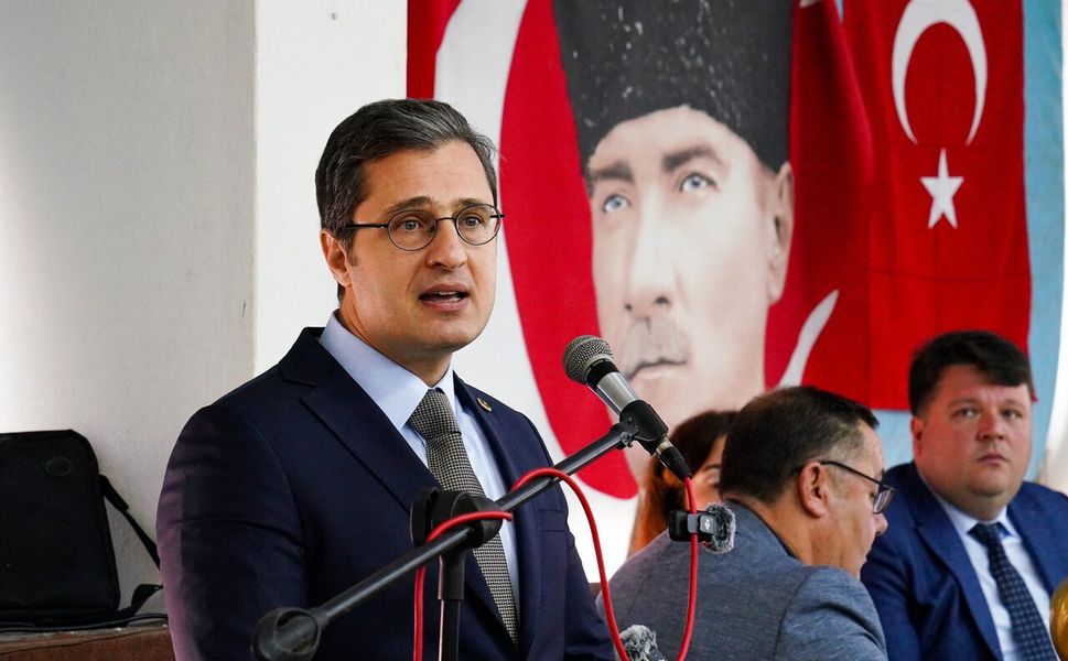 CHP'li Yücel, Tire'de konuştu: Ekonomik krizin yükünü ilk esnaf taşıyor