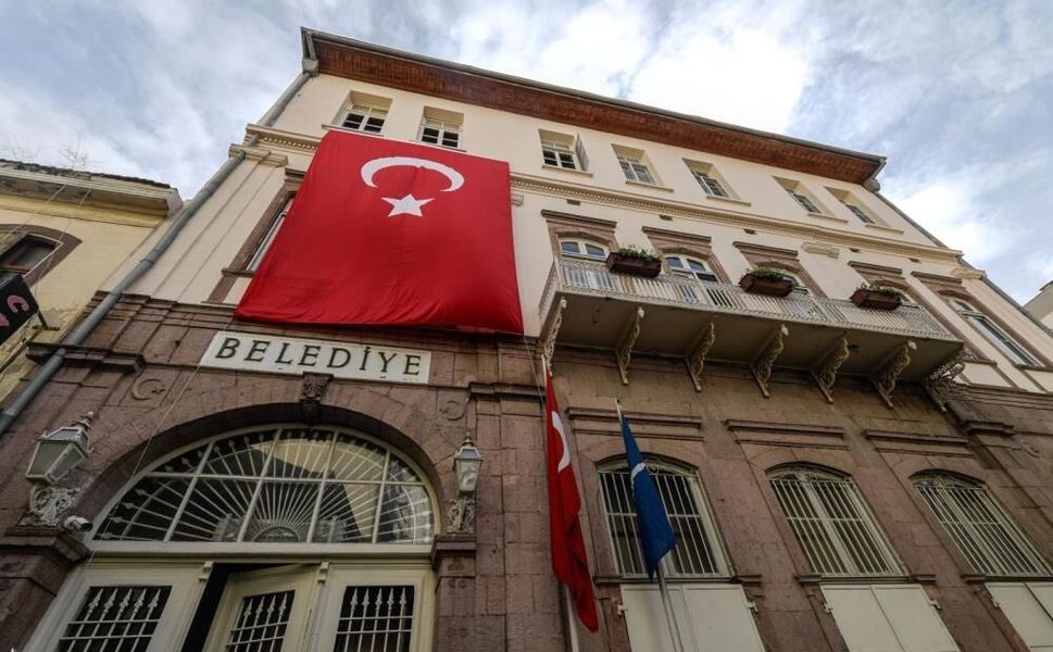 İzmir Büyükşehir’den Vakıflar Genel Müdürlüğü’ne taşınmaz tepkisi: Hukuksuz el koyma girişimi