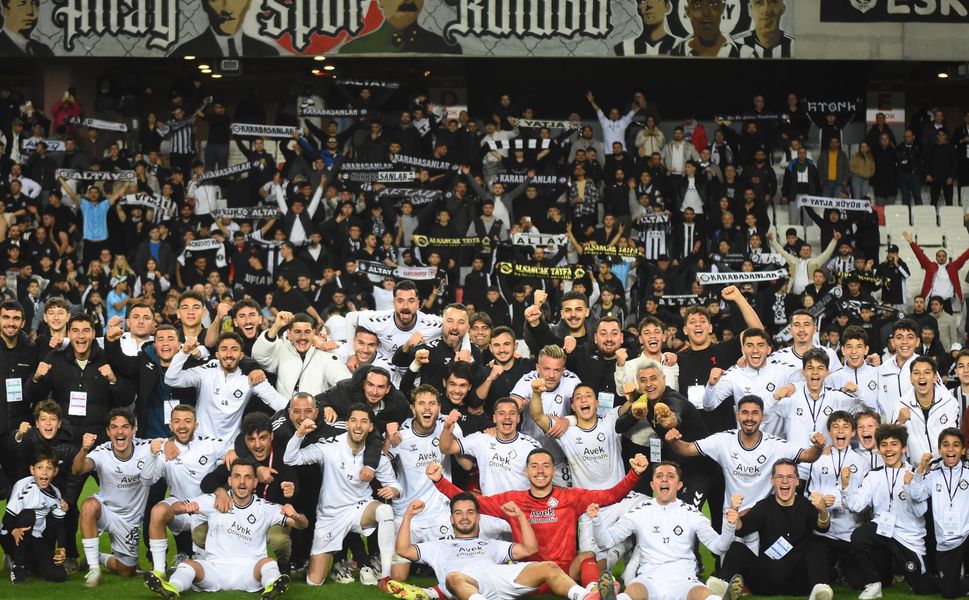 İzmir derbisinde gülen taraf Altay oldu! Siyah-beyazlılar Bornova 1877’yi ikinci yarıda yıktı