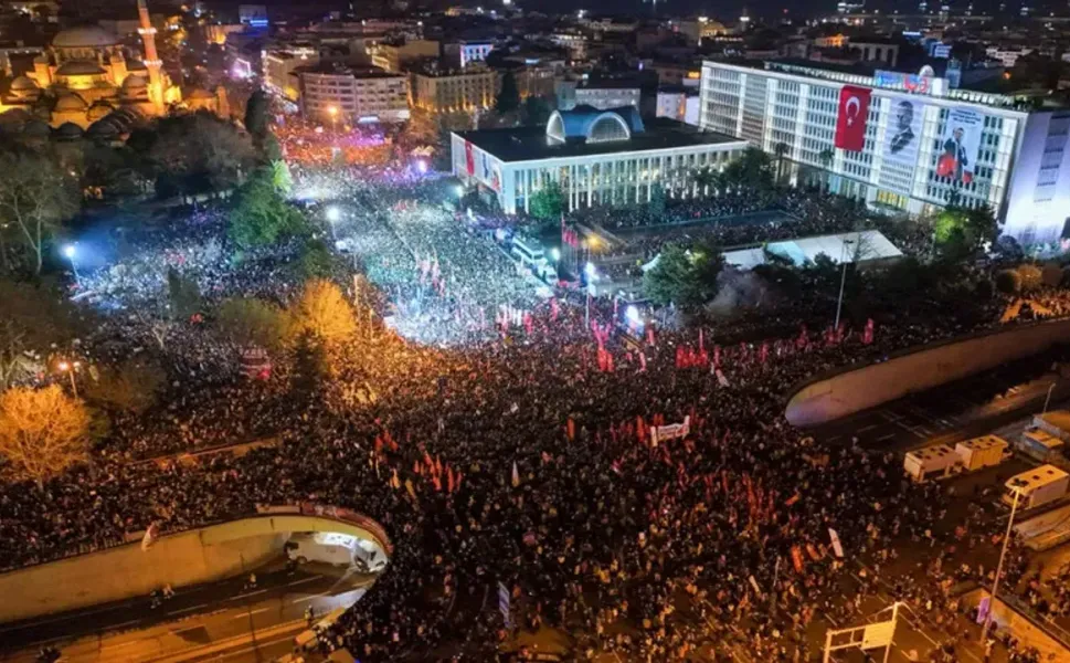 İzmir'de Saraçhane eylemlerinde tutuklanan 4 öğrenci tahliye edildi