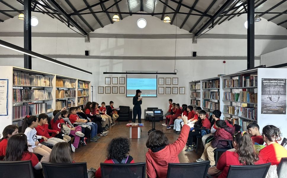 İzmirli çocuklar kitapla büyüyor: Yaratıcı Okuma Atölyesi başladı