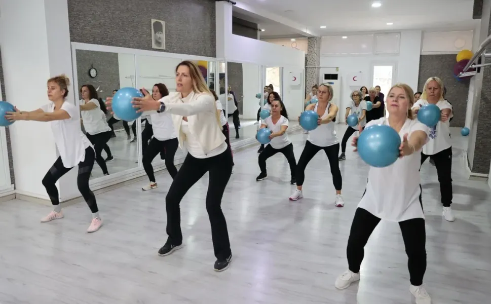 Konaklı kadınlar spor kurslarında buluşuyor