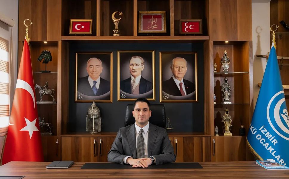 Ülkü Ocakları'ndan CHP'ye 'Bozkurt' tepkisi: "Genel başkanınızla birlikte uzun olana biraz genel kültür verin"