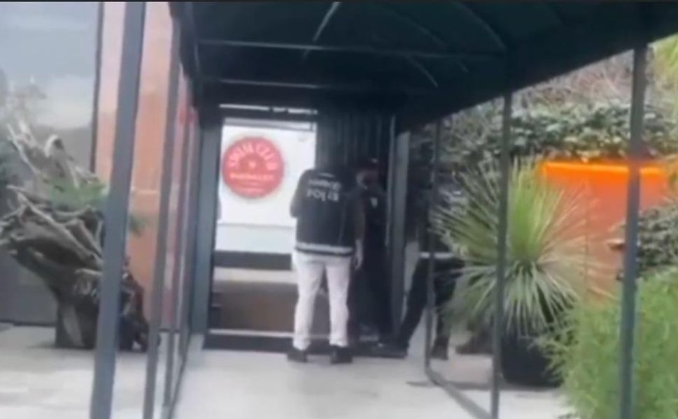 Ünlülerin tercih ettiği spor salonuna narkotik baskını: Mekana giriş çıkışlar durduruldu