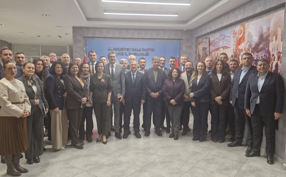İzmir'de CHP zirvesi: Genel Merkez'den koordinasyon talimatı