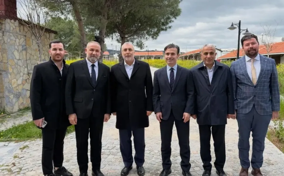 Bakan Işıkhan Dikili’de SGK’ya devredilen tesisi inceledi