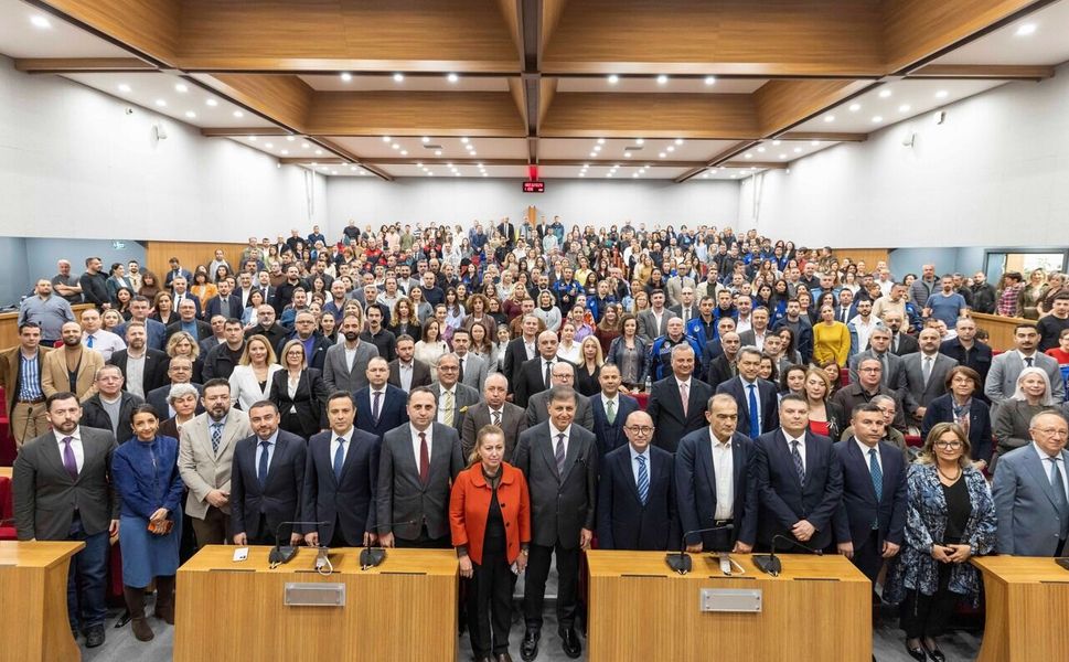Büyükşehir’de bayram buluşması: "İzmir’i birlikte büyüten büyük bir aileyiz"