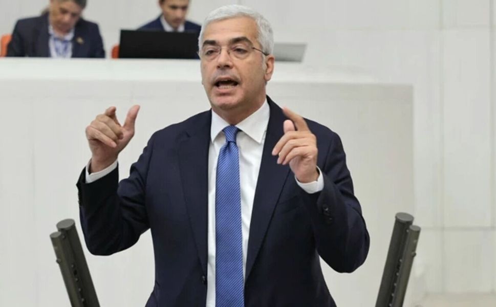 CHP'li Uzun'dan Bakan Tekin'e sert çıkış: Çözüm üretemeyen kibir kumkuması pişkin pişkin polemik üretiyor!