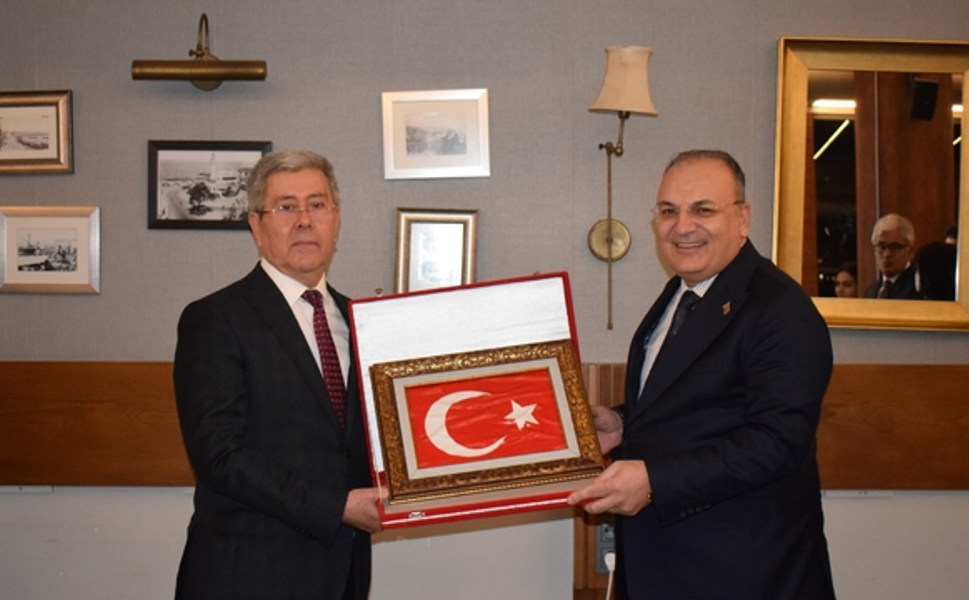 İzmir BAM Başsavcısı Kazım Arapoğlu emekli oldu