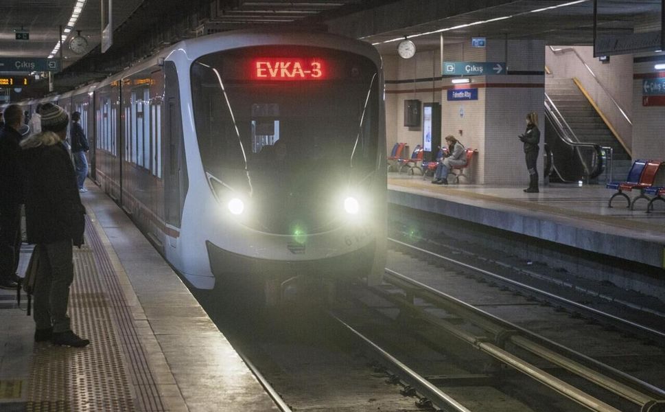 İzmir'de ulaşım zamlarına meclisten oy çokluğu