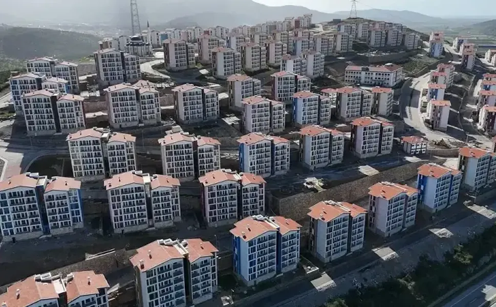 İzmir'de konut satışları geçen senenin aynı ayına göre geriledi