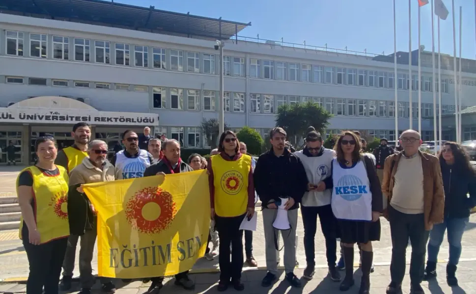 İzmir'de Barış Akademisyenleri için göreve iade çağrısı