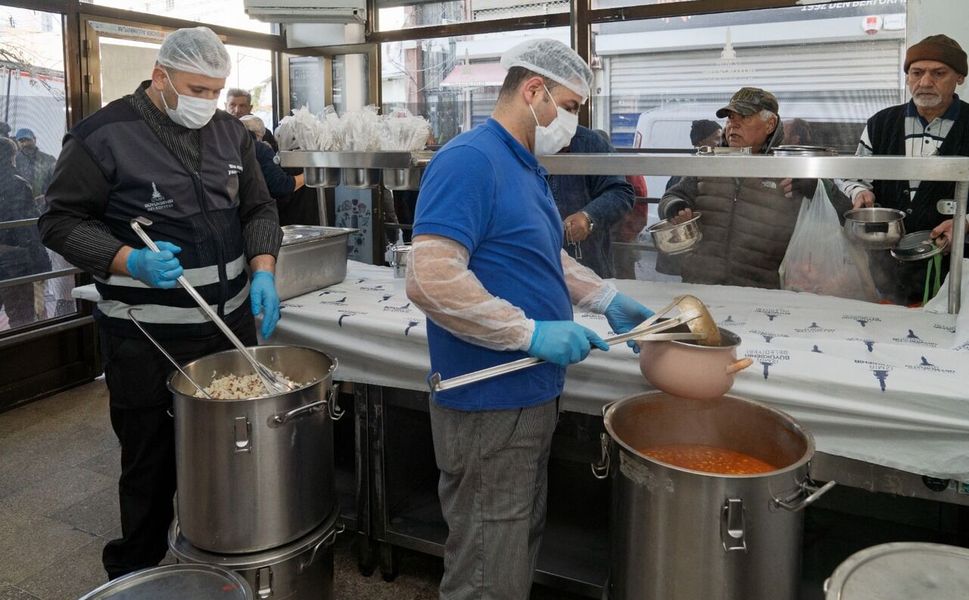 İzmir’de dayanışma seferberliği: Büyükşehir milyonlara ulaştı