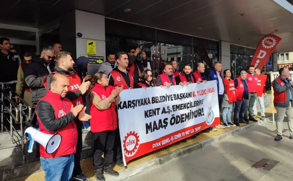 Karşıyaka Belediyesi işçilerinden 7 aydır ödenmeyen maaşlara tepki