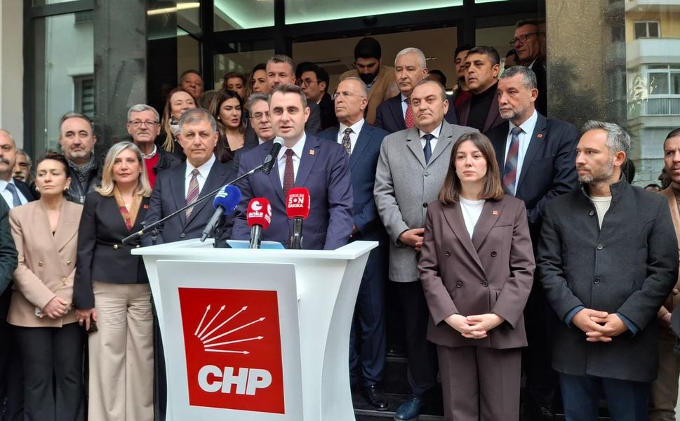 İzmir’de CHP'den erken seçim ve mücadele çağrısı