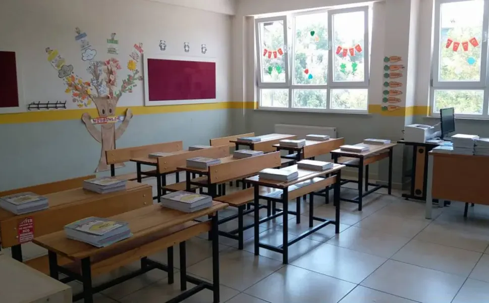 Bakan Yusuf Tekin okullarda ara tatilin kaldırılabileceğini söyledi