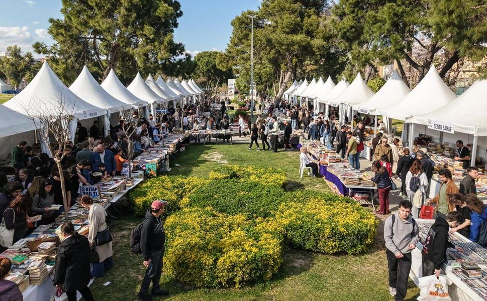 İZKİTAP’ta hafta sonu yoğunluğu