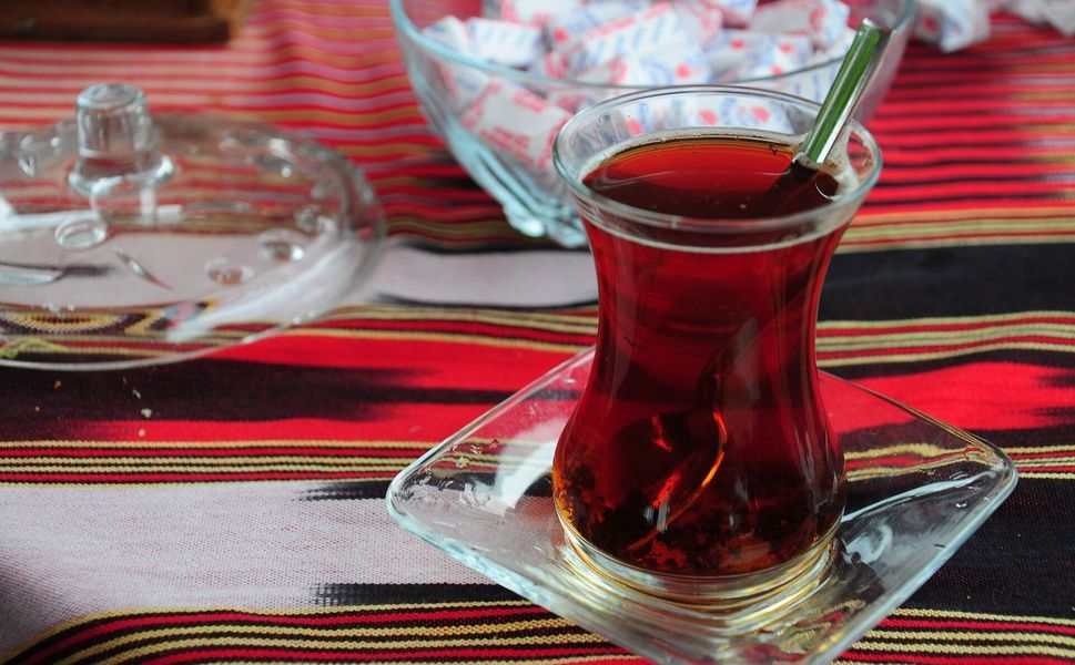 Çayda fiyat uçurumu: 15 TL’den 150 TL’ye aynı bardak