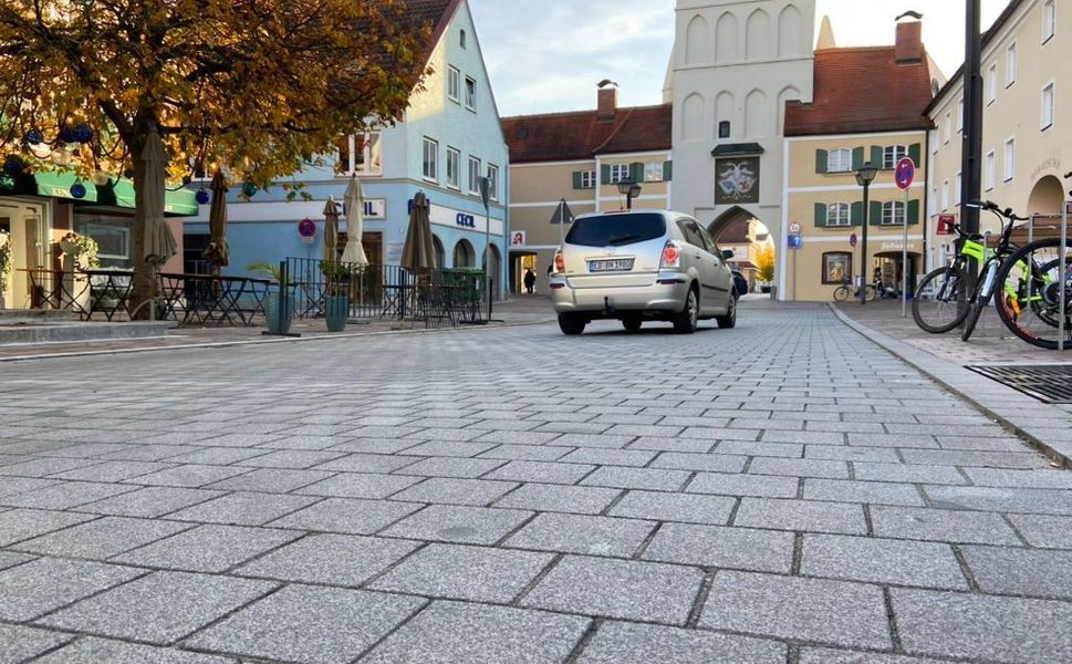 Avrupa’nın caddelerini Kınık taşı süslüyor