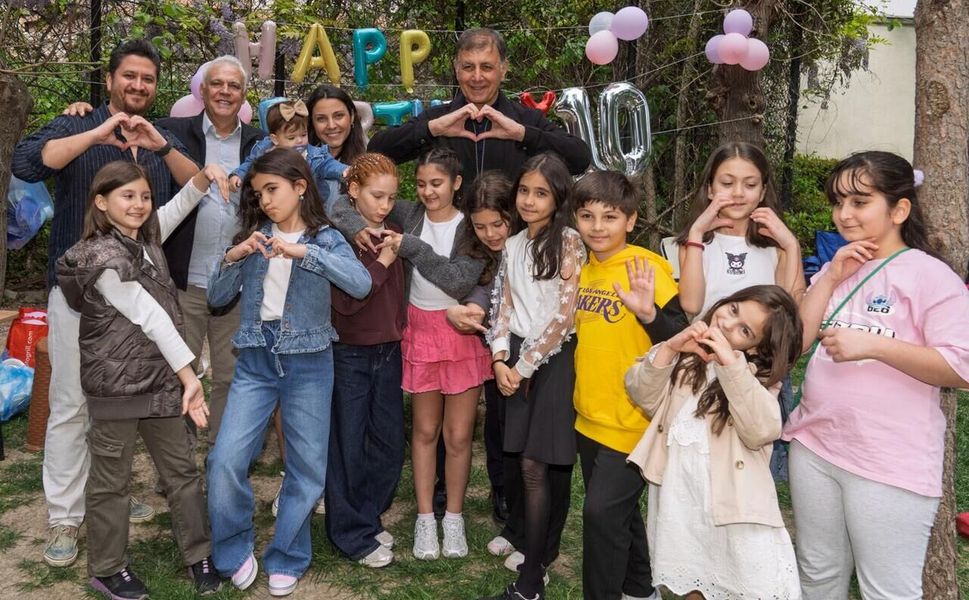 Başkan Tugay, yenilenen Hasanağa Bahçesi’nde İzmirlilerle buluştu