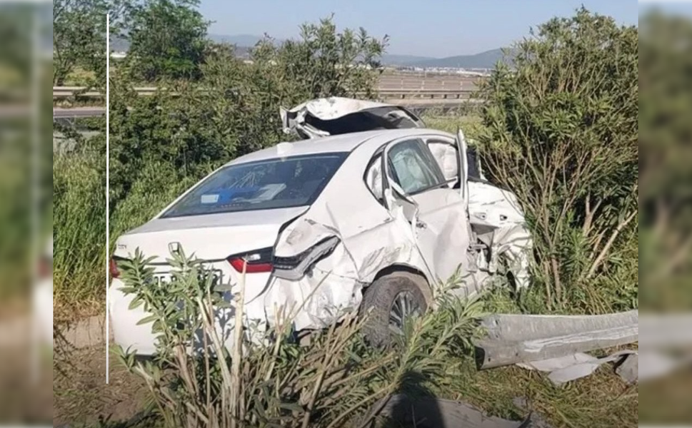 İzmir-Aydın otoyolunda feci kaza: TIR ile otomobil çarpıştı!