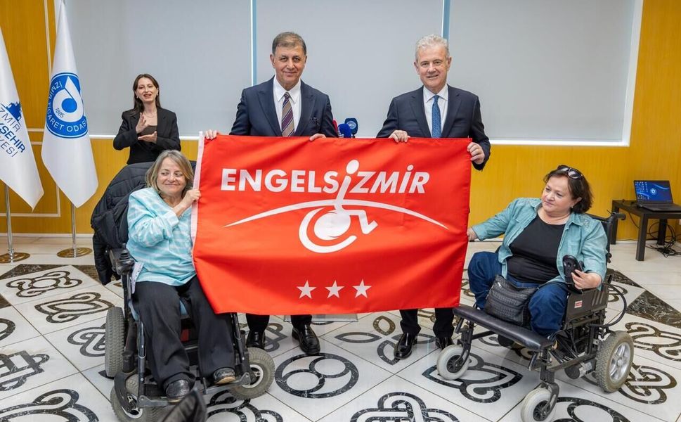 İzmir Ticaret Odası’nda Kırmızı Bayrak gururu