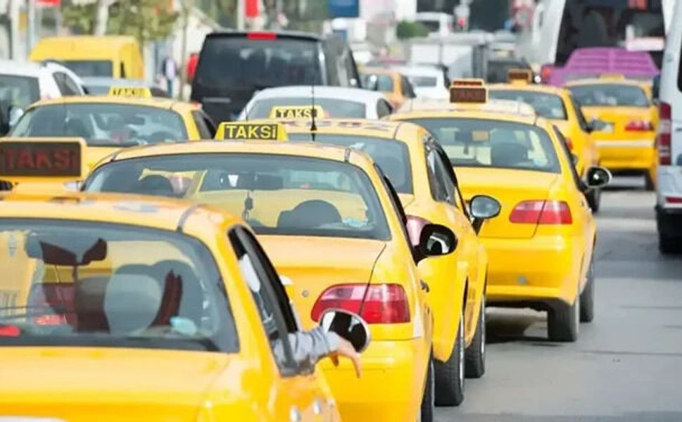 İzmir'de 100 yeni taksi plakası için takvim ilerliyor