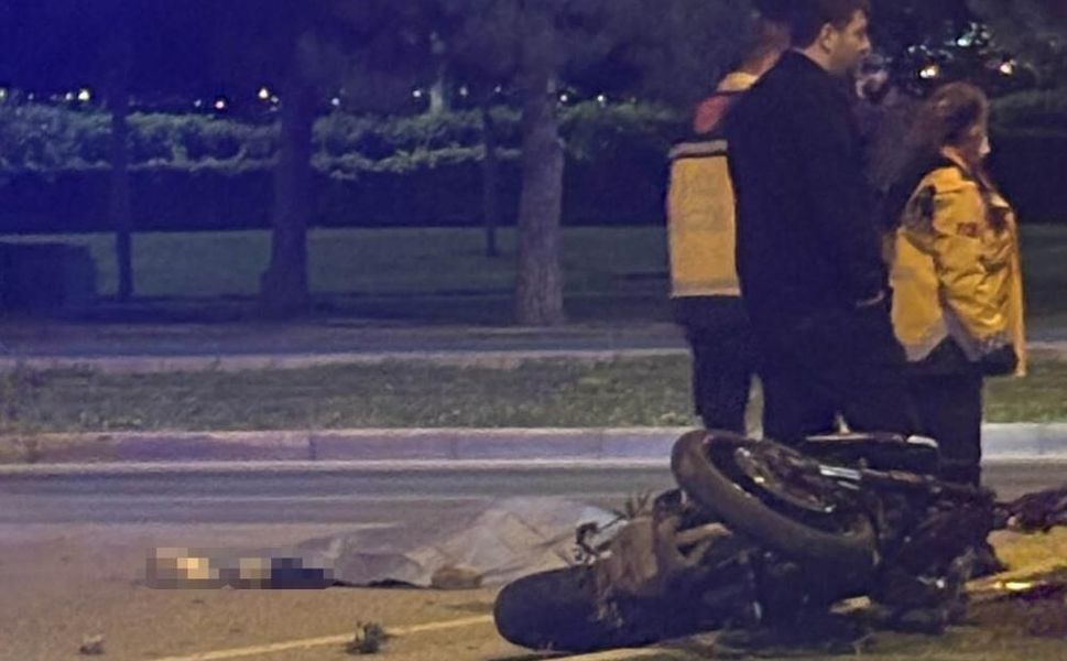 İzmir Karşıyaka’da feci kaza: 18 yaşındaki motosiklet sürücüsü hayatını kaybetti