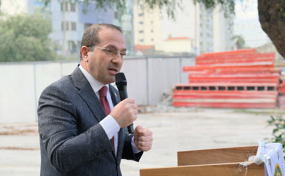 Kırkpınar’dan CHP’ye sert tepki: "İzmir’in sorunlarını bu şekilde örtemezsiniz"