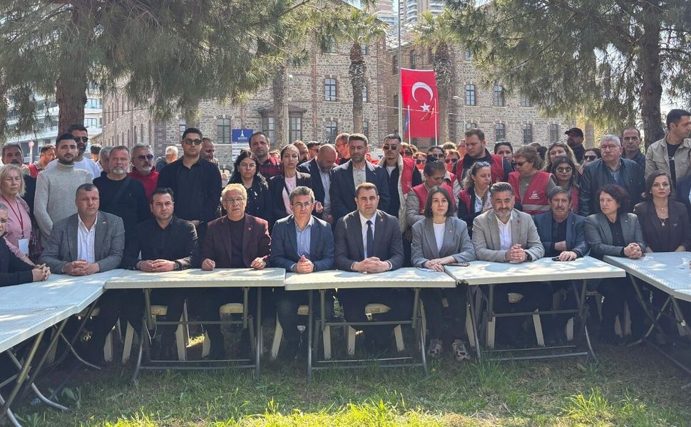 Meslek Fabrikası önünde açıklama yapan Güç: Bizi bu şekilde durduramazlar