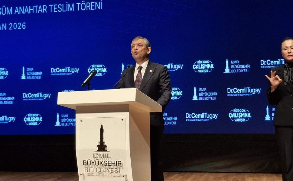 Özel’den iktidara sert mesaj: “Silkelemelere rağmen ayaktayız”