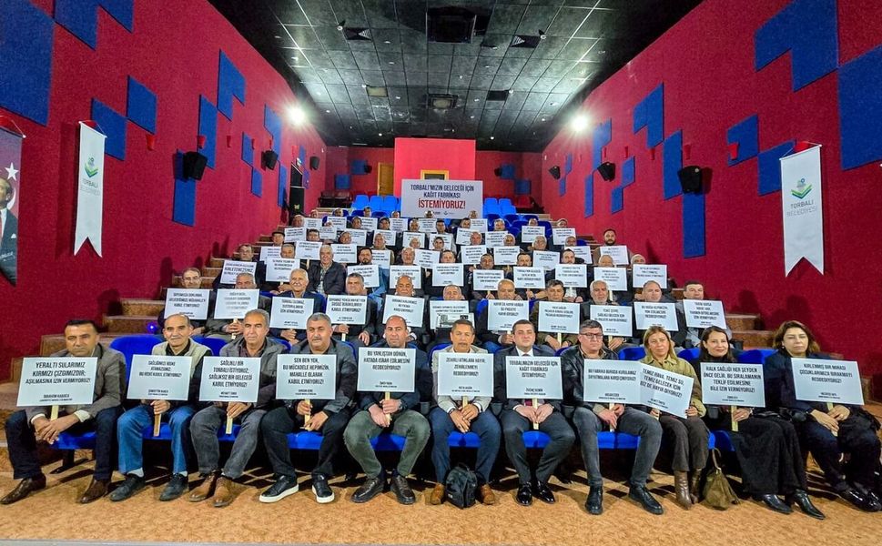 Torbalı’da 'Kağıt Fabrikası'na karşı direniş büyüyor: 60 muhtar tek yürek oldu