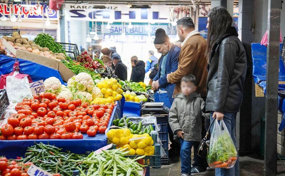 Boğazlar durmuyor, diğer her şey kısılıyor