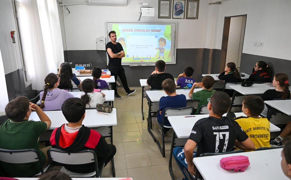 Bornova'da öğrenciler akran dayanışmasını keşfetti