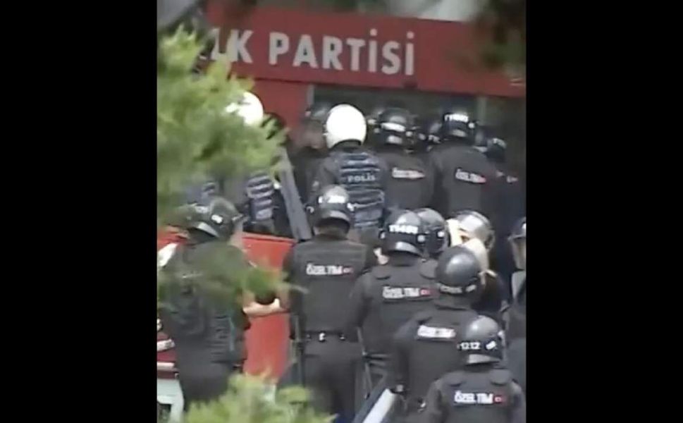 CHP Genel Merkezi'nde tahliye devam ediyor