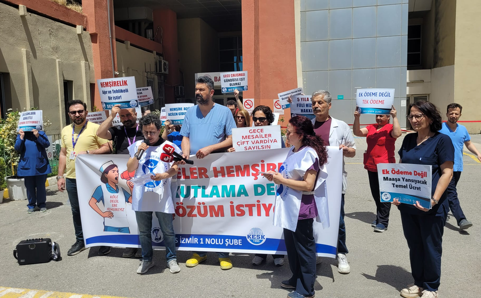 Ebeler, hemşireler kutlama değil çözüm istiyor