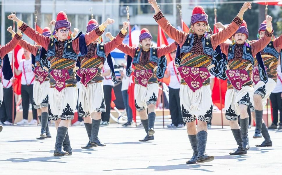 İzmir, 19 Mayıs'ta tek yürek oldu