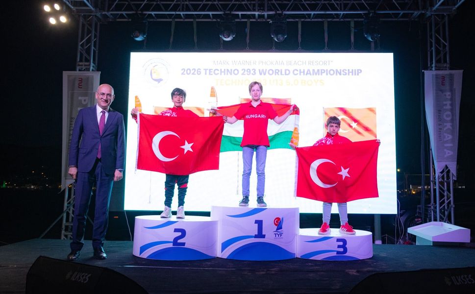 Foça’da dünya şampiyonasında çifte başarı