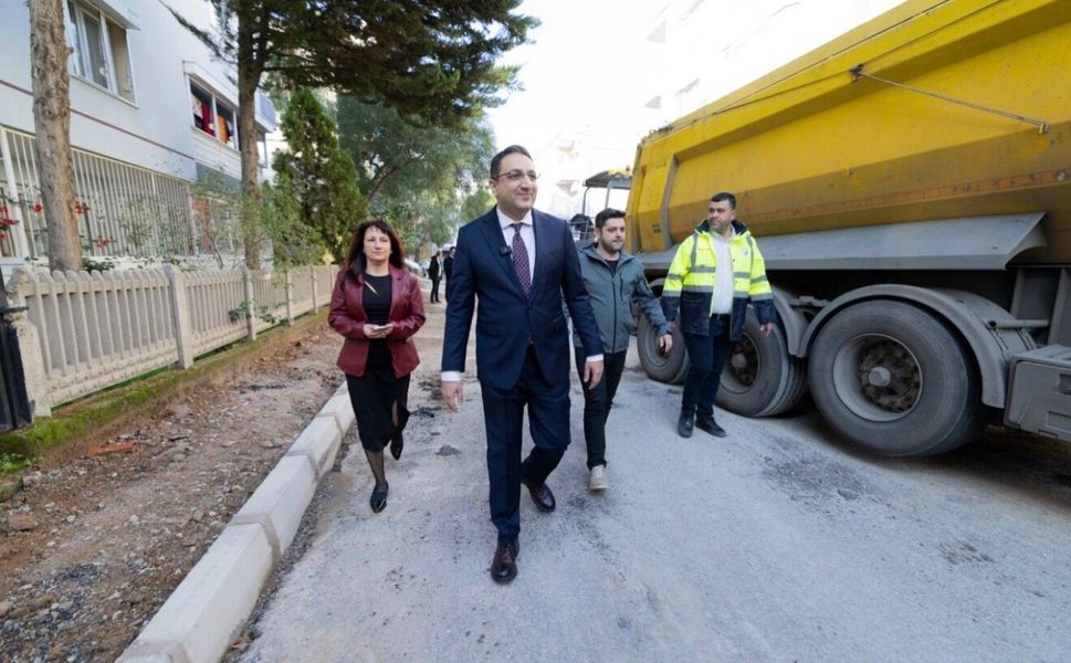 Balçova'da yol bakımı seferberliği sürüyor