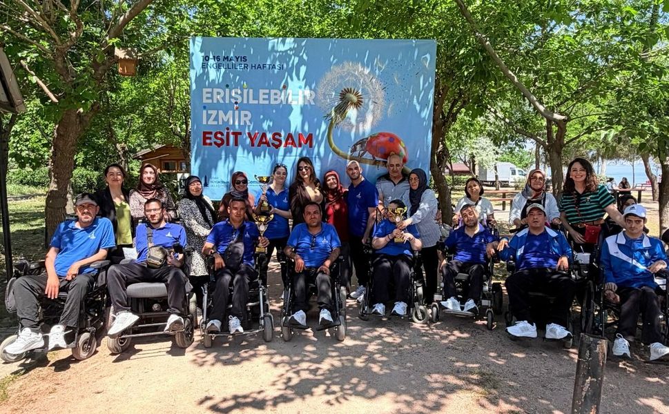İzmir’de engeller dayanışma ve dostlukla aşıldı