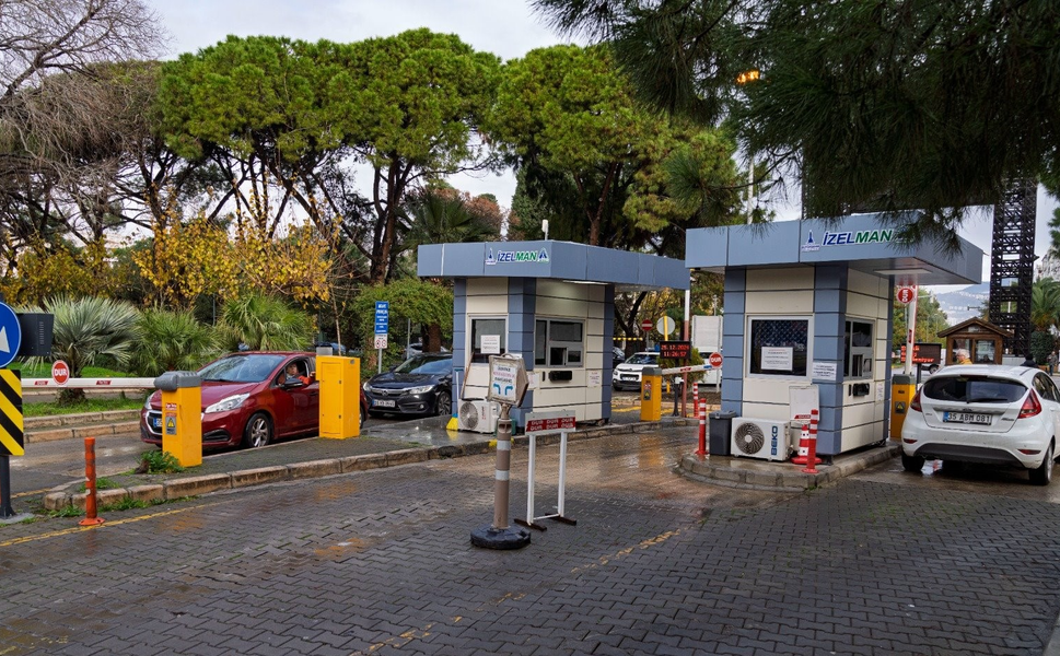 İzmir’de gazetecilere ücretsiz otopark kararı