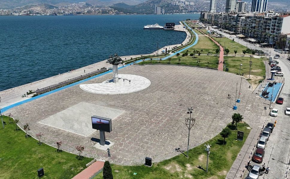 Kurban Bayramı nedeniyle İzmir Kordon boş kaldı