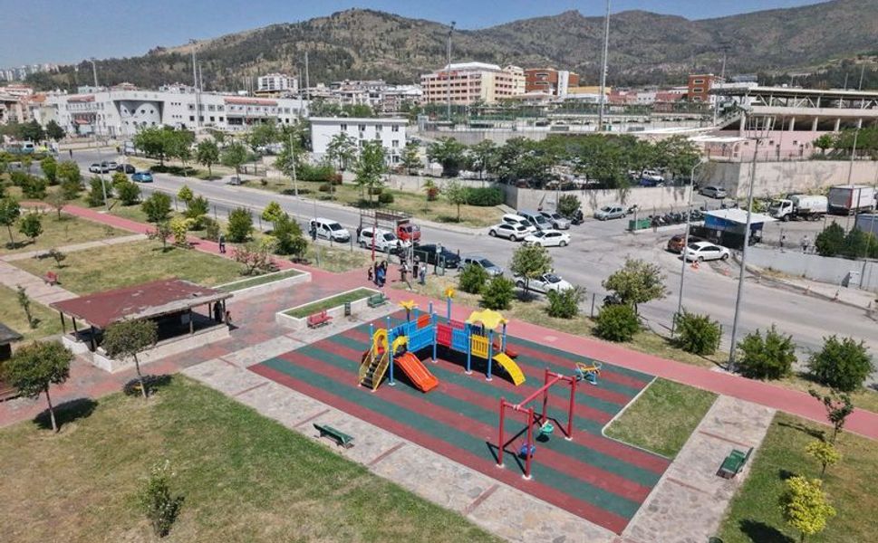 Karşıyaka’da 31 park yenilendi