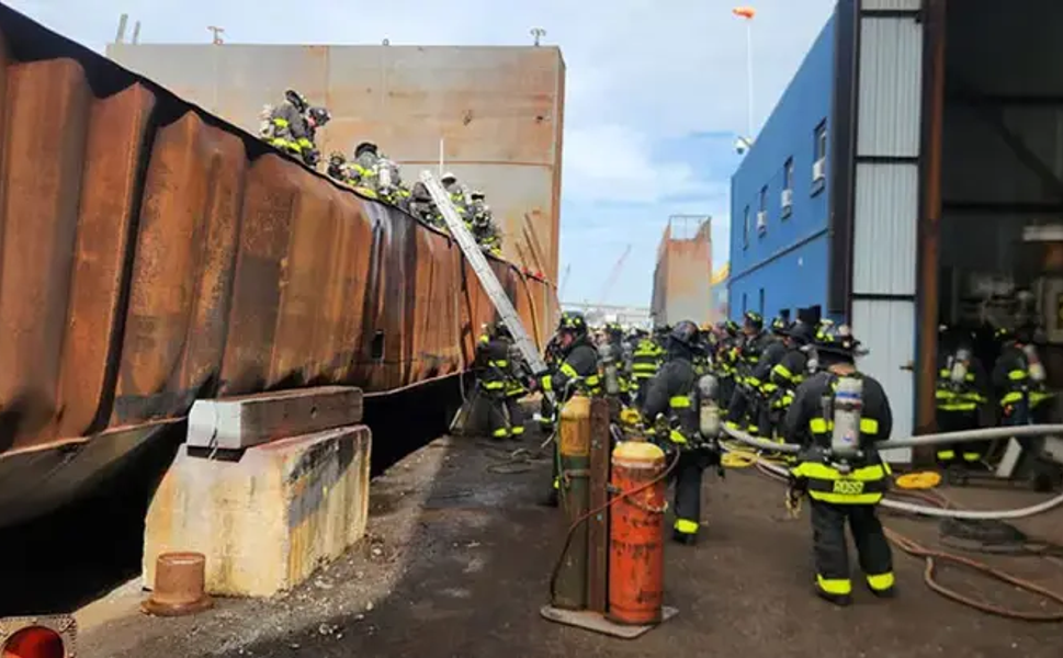 New York’ta tersane yangını sonrası patlama oldu: 1 ölü, 36 yaralı
