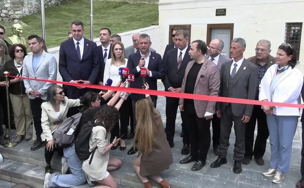 Özel, Bornova'da net konuştu: Otoban gişelerine balyoz operasyonu yapacağım