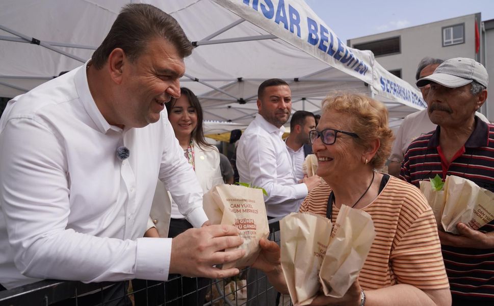 Seferihisar’da tohum şöleni: “Tohum yaşarsa halk yaşar”