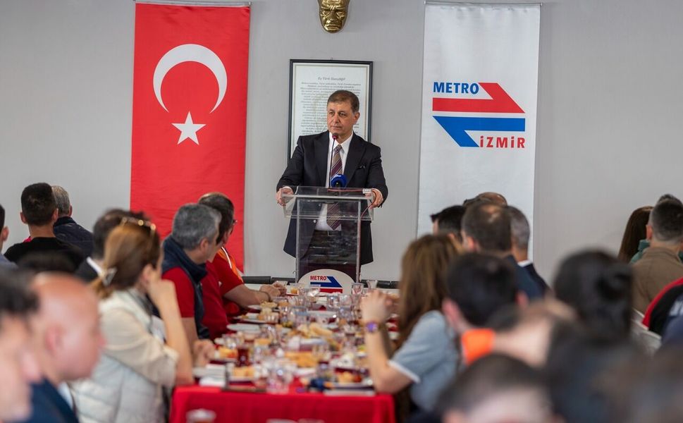 Tugay, mesaiye İzmir Metro’da başladı: "Bu ailenin mensubu olmaktan gurur duyuyorum"