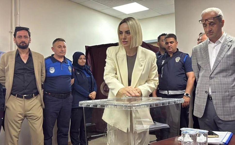 Akçakoca Belediyesi, CHP'den AK Parti'ye geçti